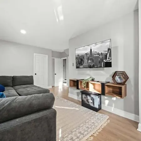 Spacious Luxe Stay Sleeps 18 20 Min To Nyc